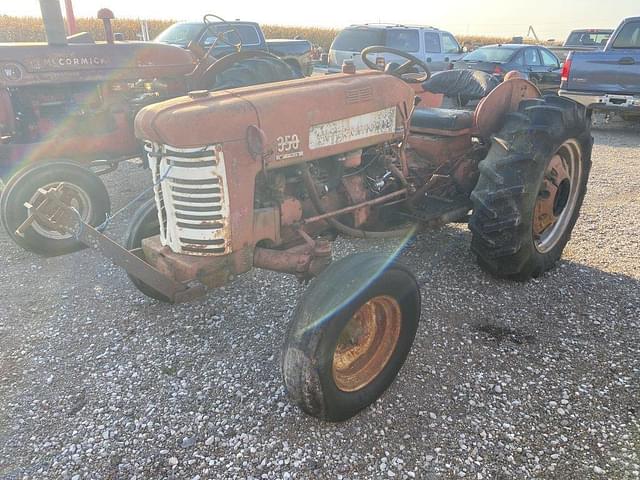 Image of International Harvester 350 equipment image 1