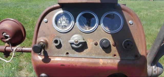 Image of Farmall 350 equipment image 4