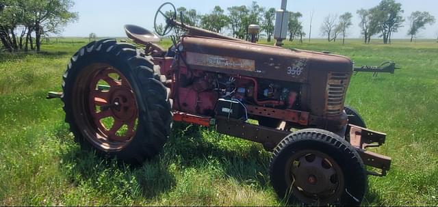 Image of Farmall 350 equipment image 2