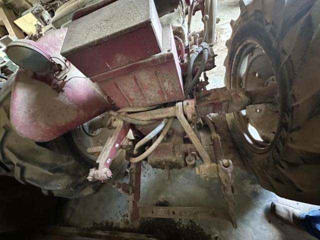 Image of International Harvester 350 equipment image 4