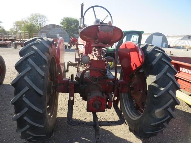 Image of International Harvester 350 equipment image 4