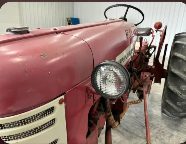 Image of International Harvester 350 equipment image 4