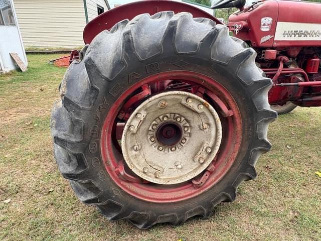 Image of International Harvester 350 equipment image 4