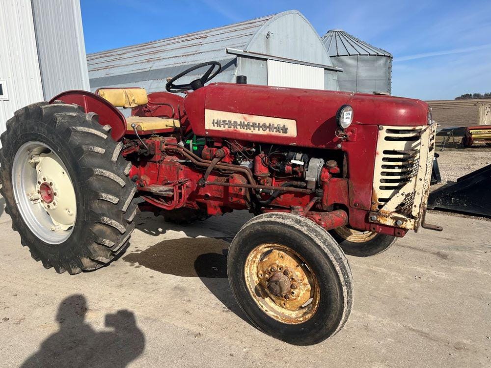 Main image International Harvester 350