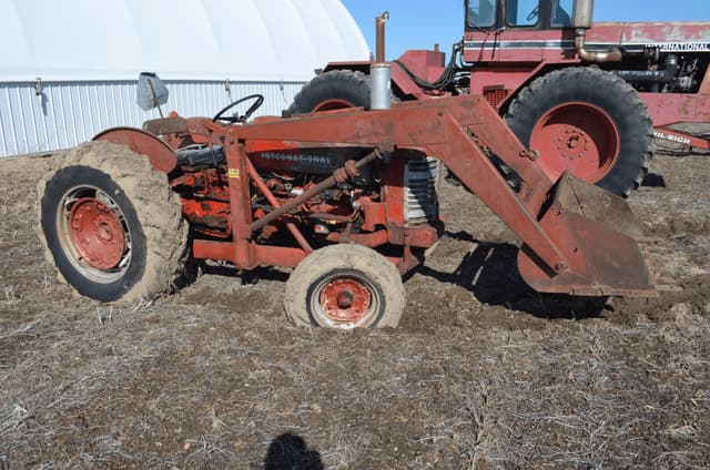 Image of International Harvester 350 equipment image 2
