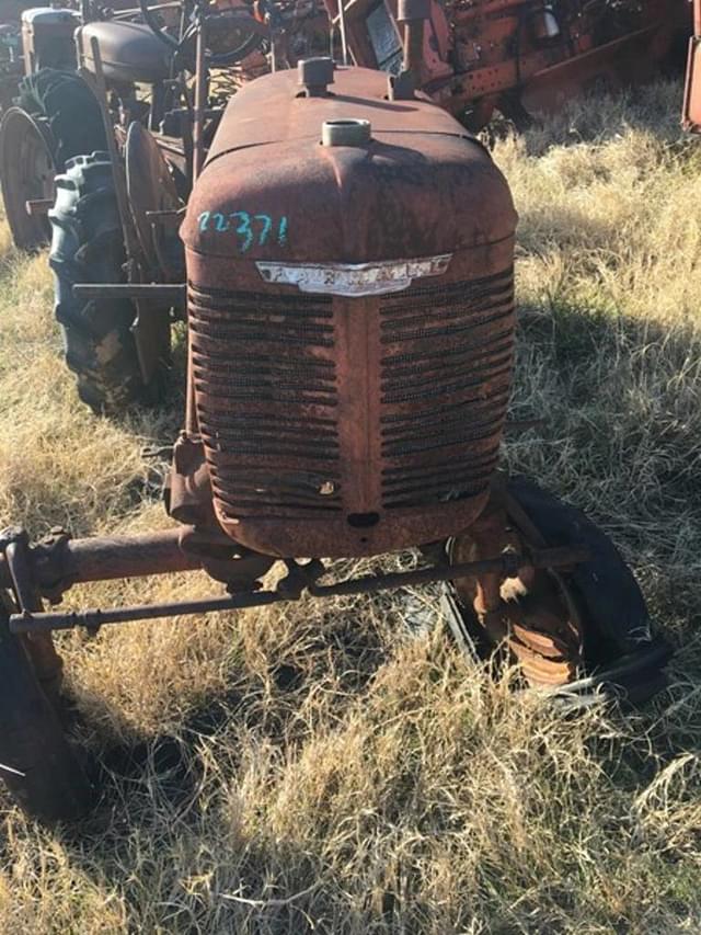 Image of International Harvester 354 equipment image 3