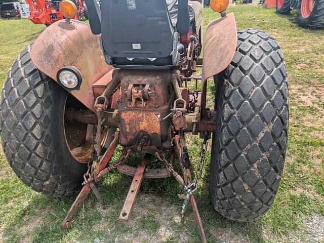 Image of International Harvester 354 equipment image 2