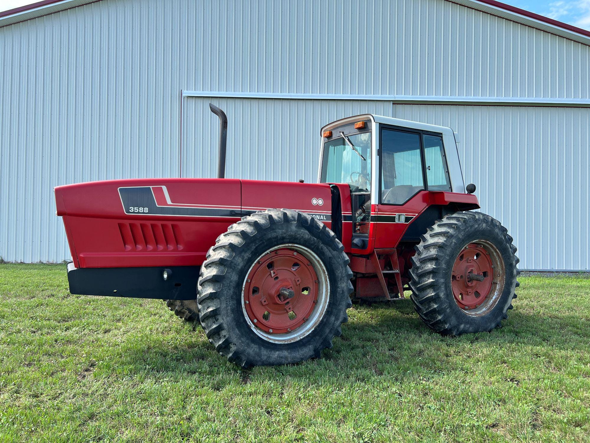 Main image International Harvester 3588