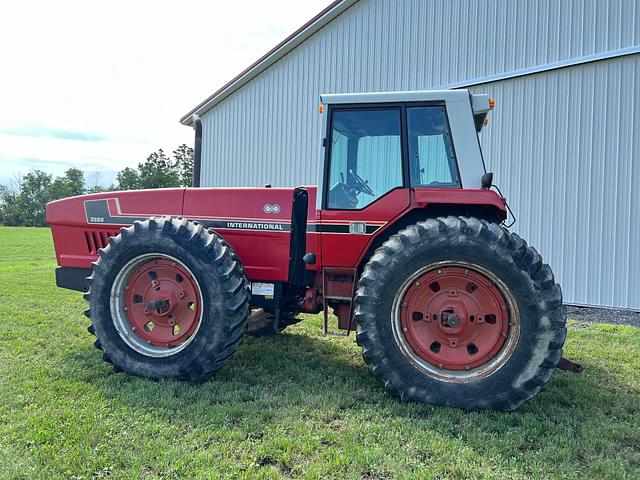 Image of International Harvester 3588 equipment image 1