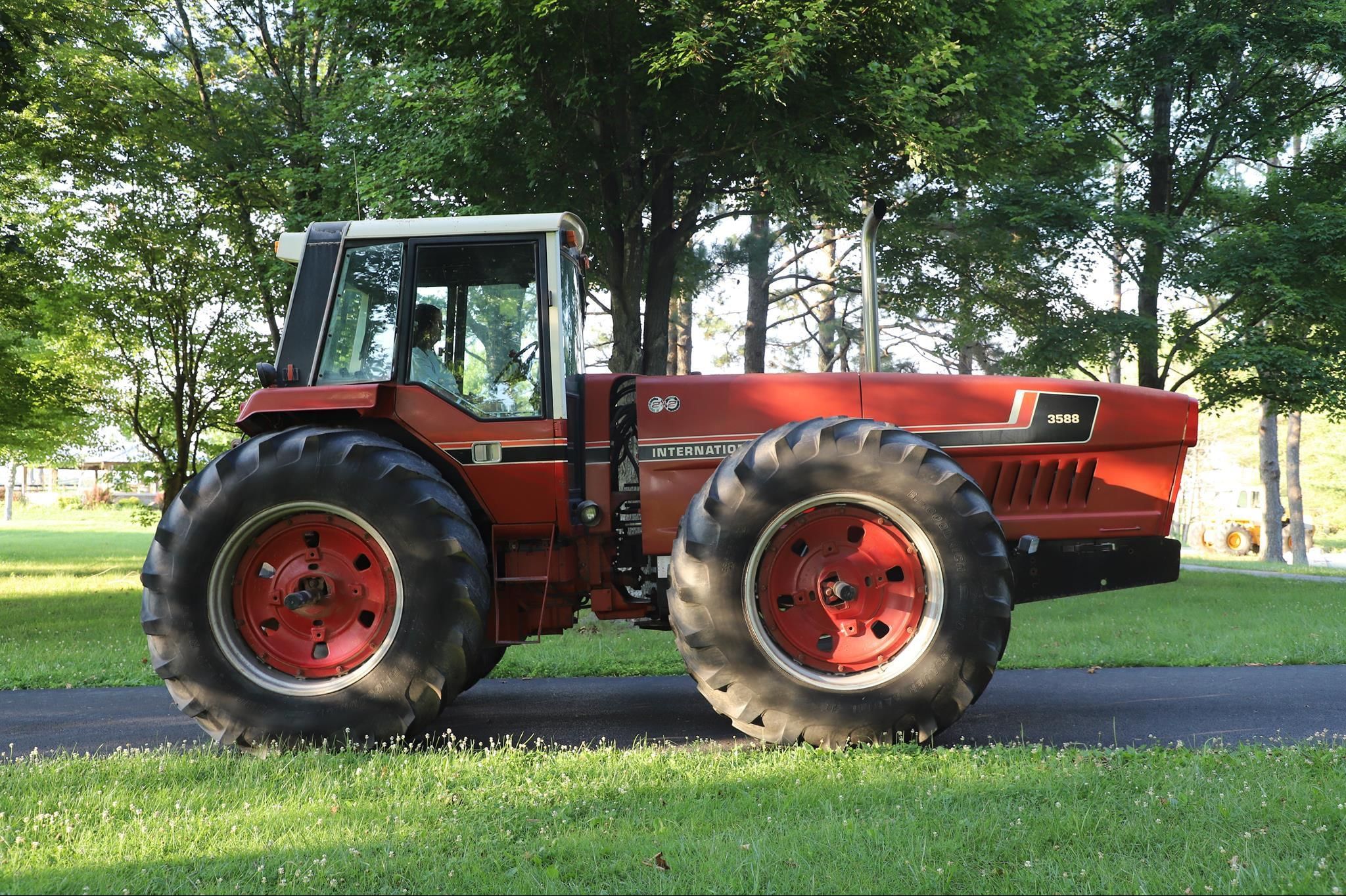 International Harvester 3588 Equipment Image0