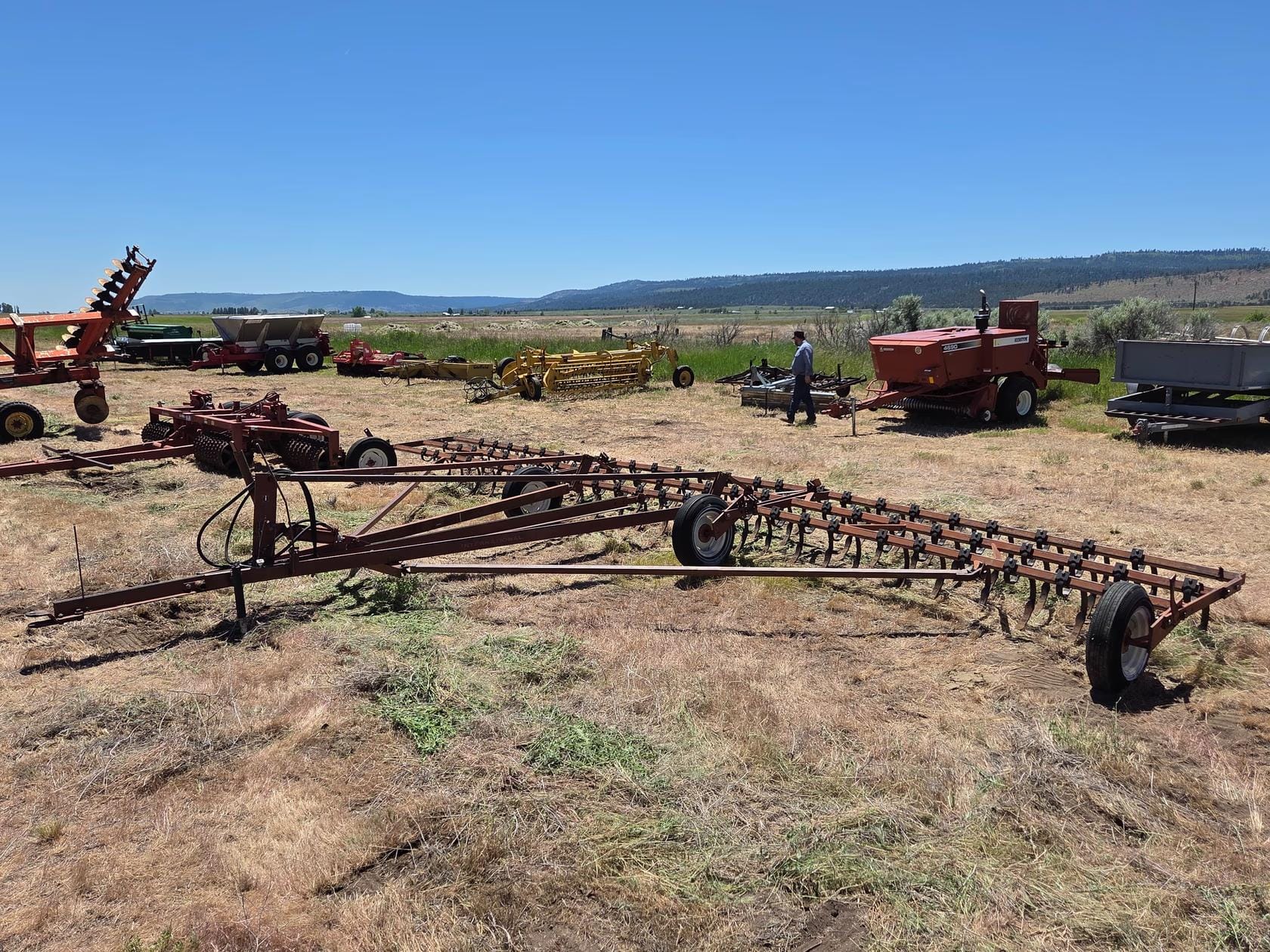 International Harvester 360 Equipment Image0