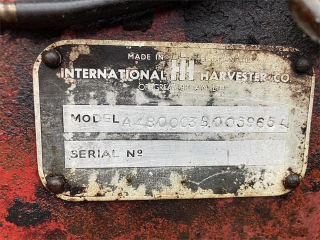 Image of International Harvester 364 equipment image 2