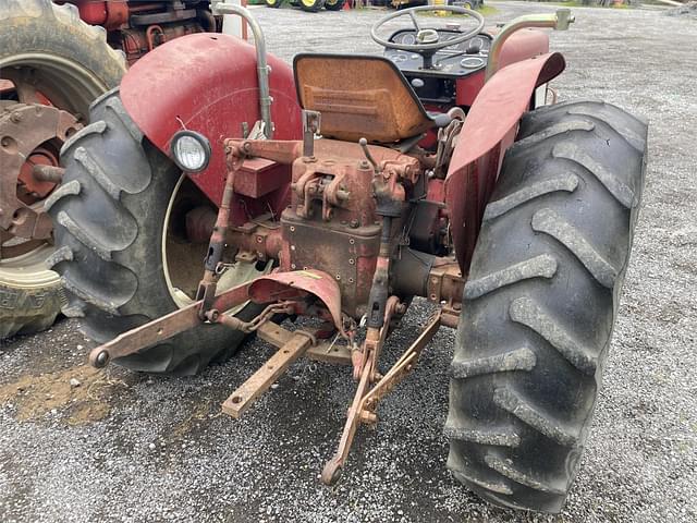 Image of International Harvester 364 equipment image 3