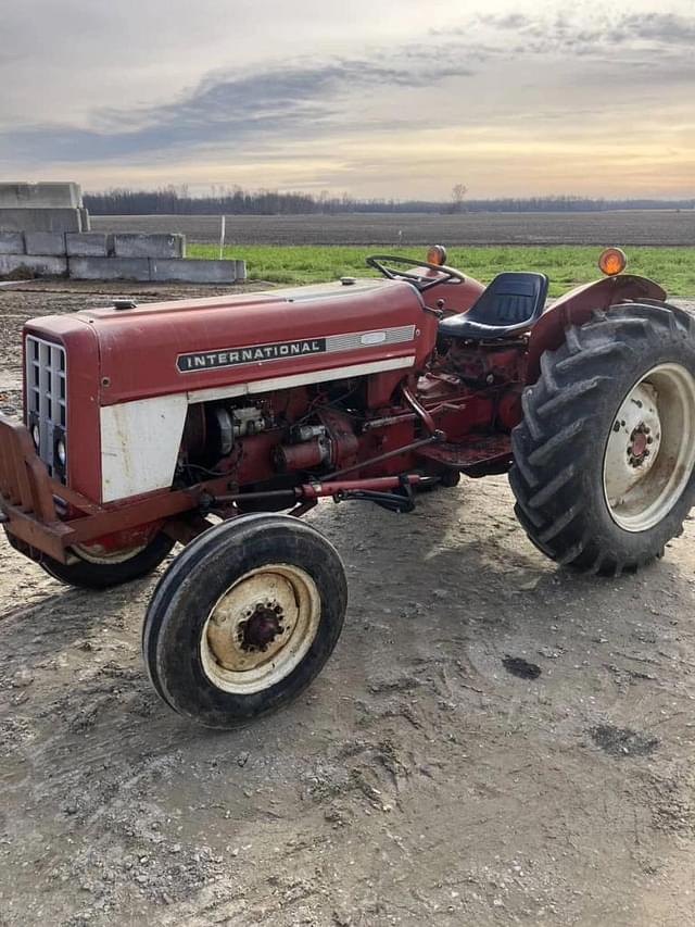 Image of International Harvester 364 equipment image 2