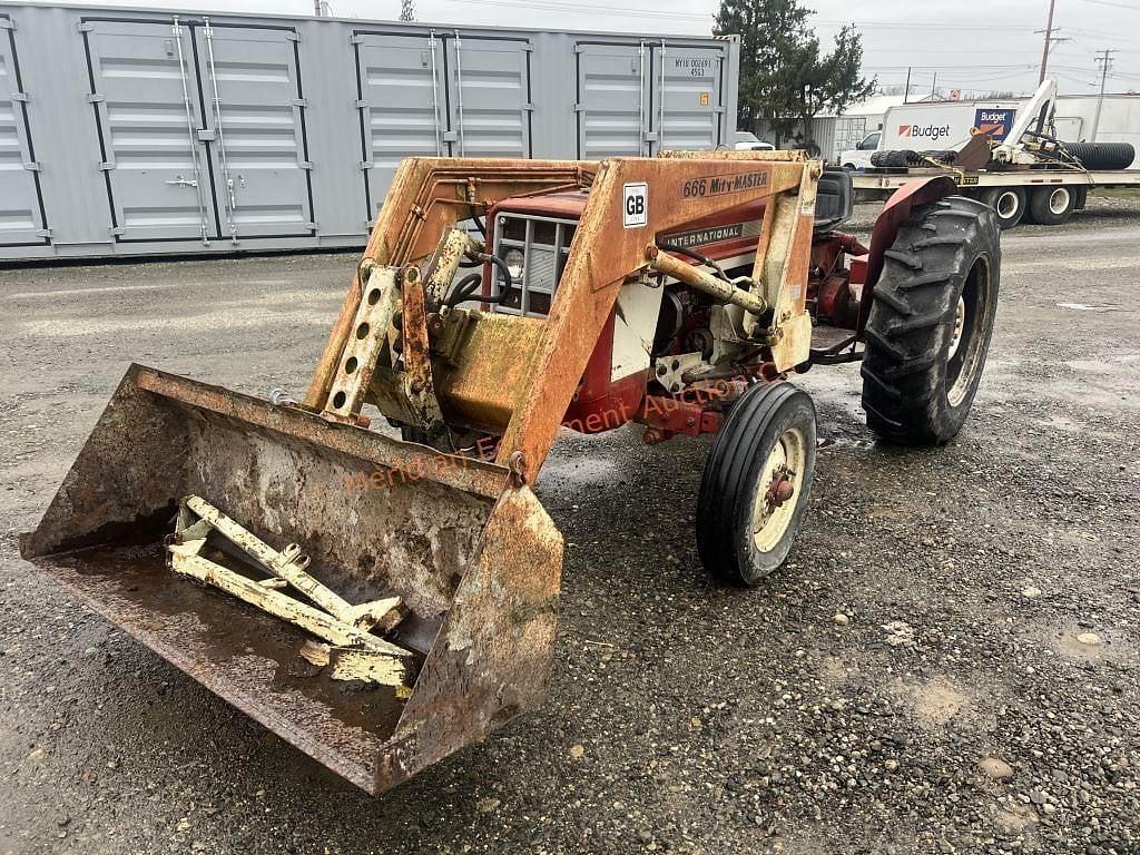 Image of International Harvester 364 Primary image