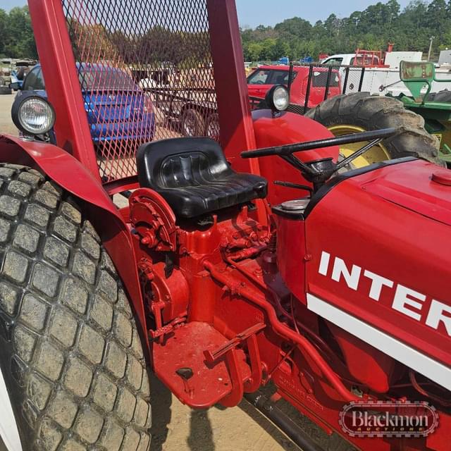 Image of International Harvester 364 equipment image 3