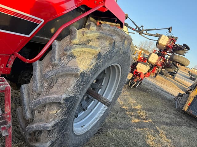 Image of International Harvester 3688 equipment image 3