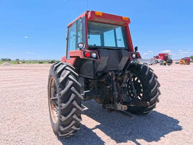 Image of International Harvester 3688 equipment image 2