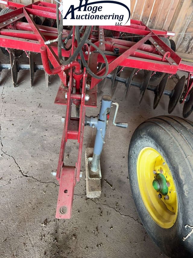 Image of International Harvester 37 equipment image 2