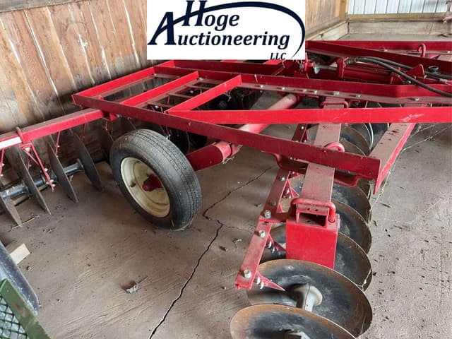 Image of International Harvester 37 equipment image 3