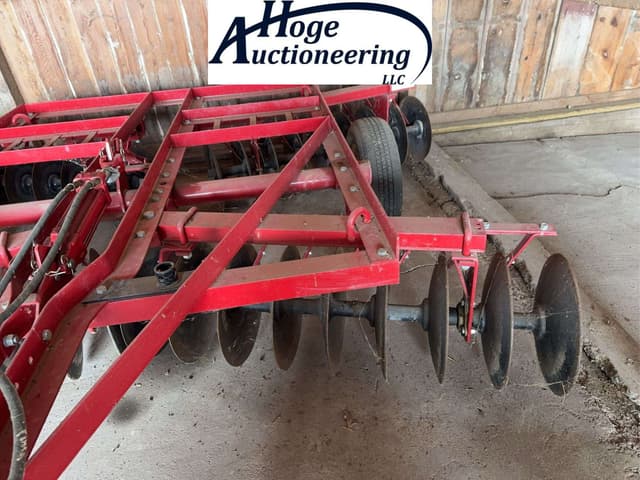 Image of International Harvester 37 equipment image 4