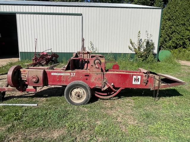 Image of International Harvester 37 equipment image 1
