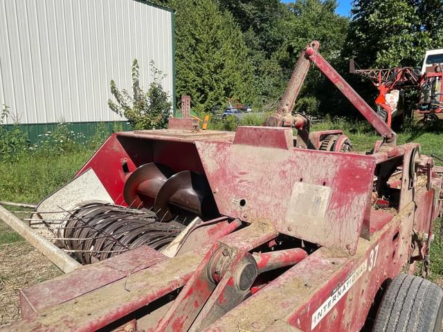 Image of International Harvester 37 equipment image 4