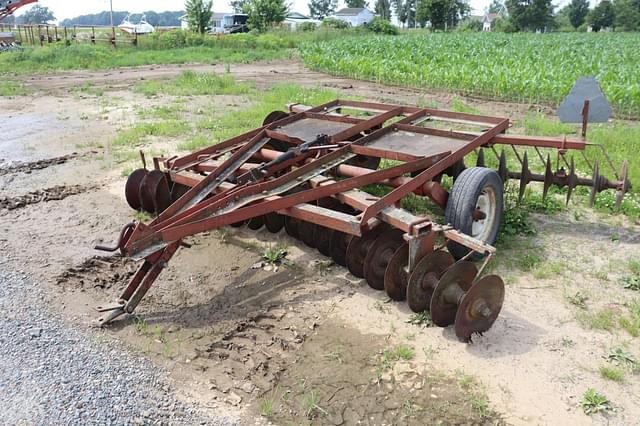 Image of International Harvester 37 equipment image 2