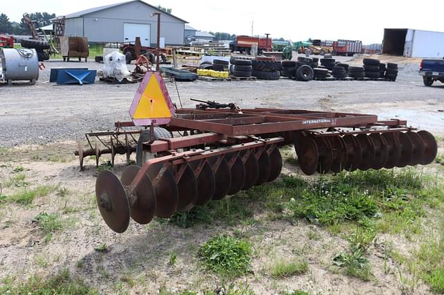 Image of International Harvester 37 equipment image 3