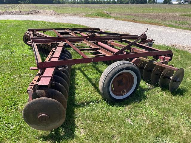 Image of International Harvester 37 equipment image 3