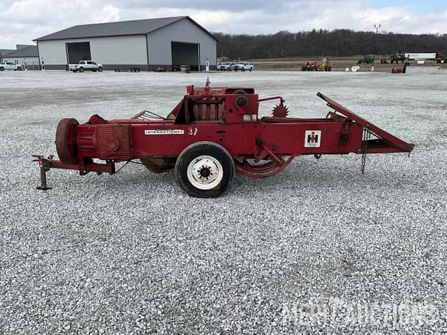 Image of International Harvester 37 equipment image 1