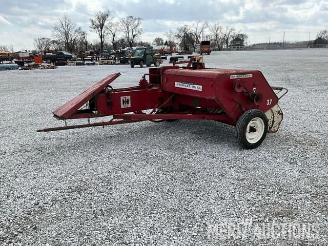 Image of International Harvester 37 equipment image 4