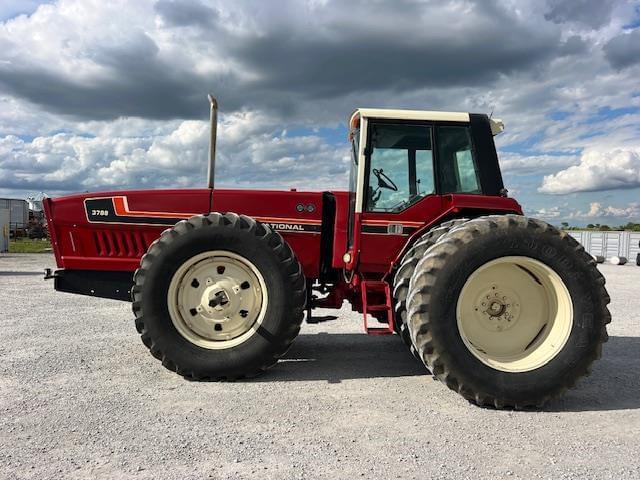 Image of International Harvester 3788 equipment image 2