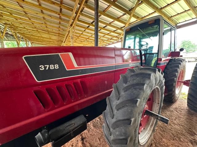 Image of International Harvester 3788 equipment image 1