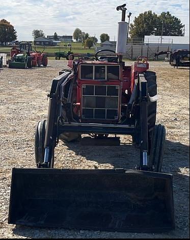 Image of International Harvester 384 equipment image 1