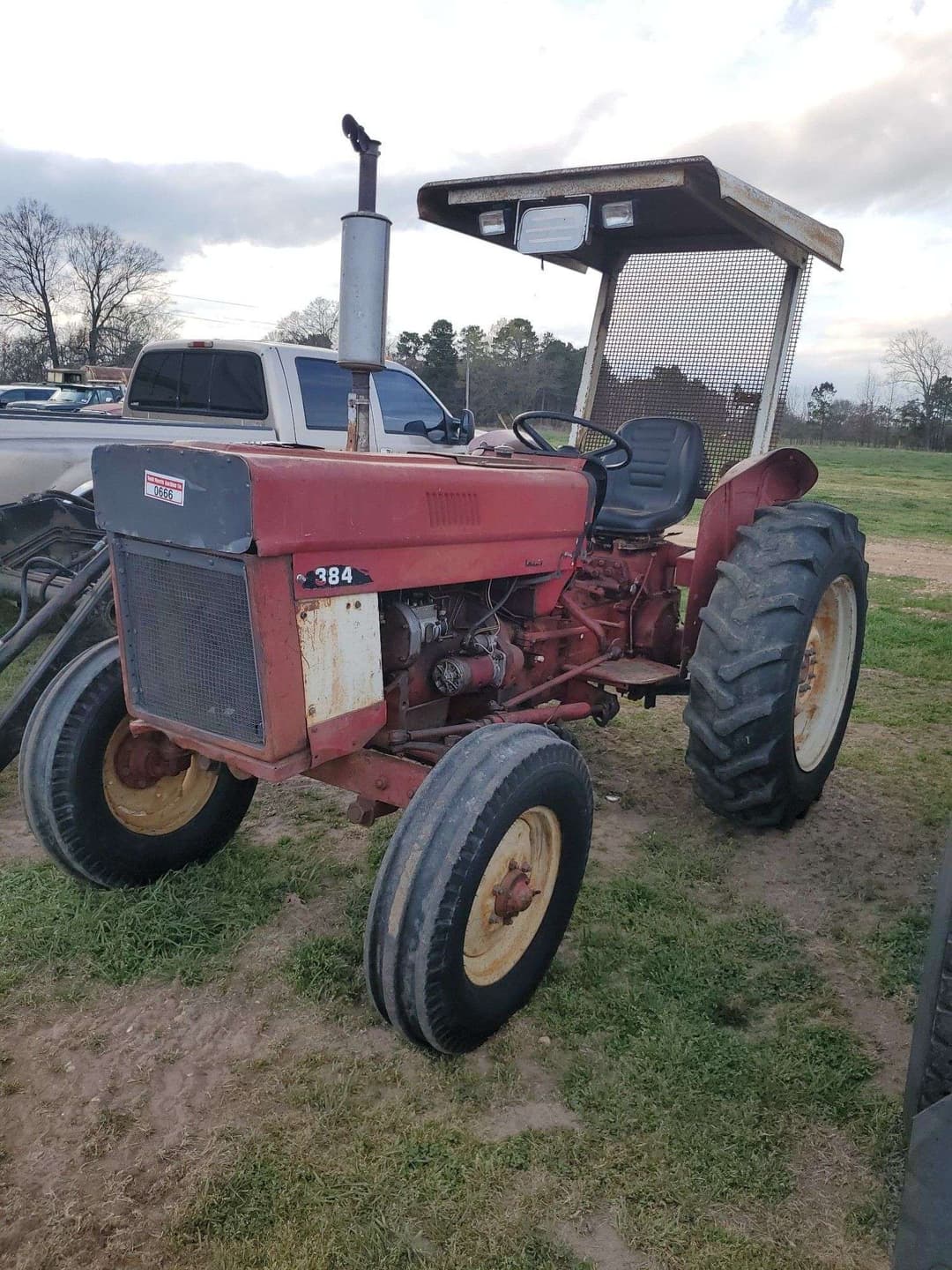 Image of International Harvester 384 Primary image