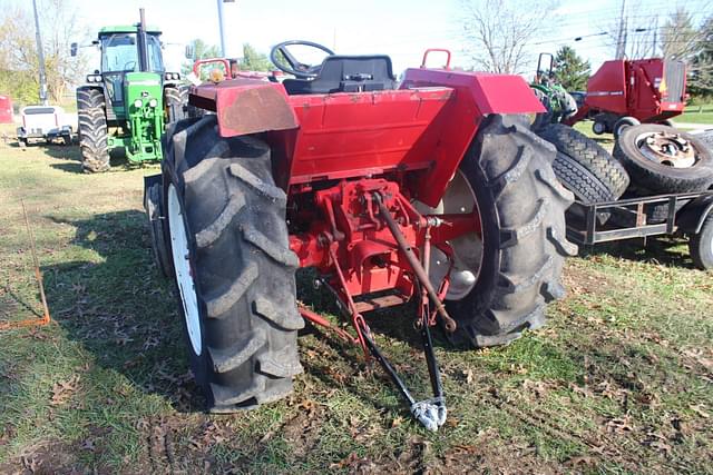 Image of International Harvester 384 equipment image 4