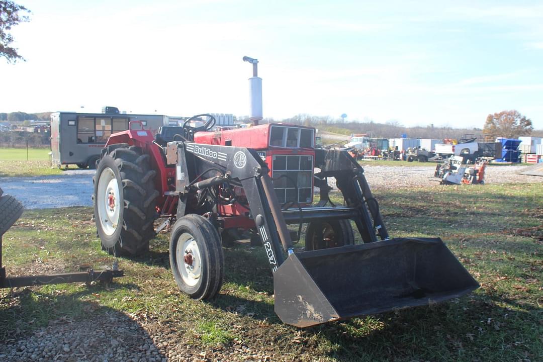 Image of International Harvester 384 Primary image