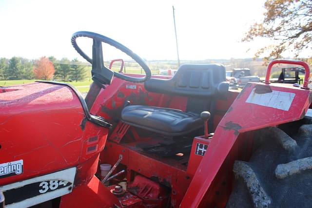 Image of International Harvester 384 equipment image 3