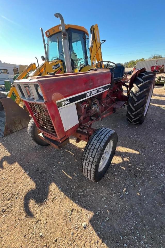 Image of International Harvester 384 equipment image 1