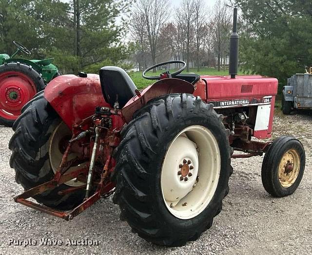Image of International Harvester 384 equipment image 4