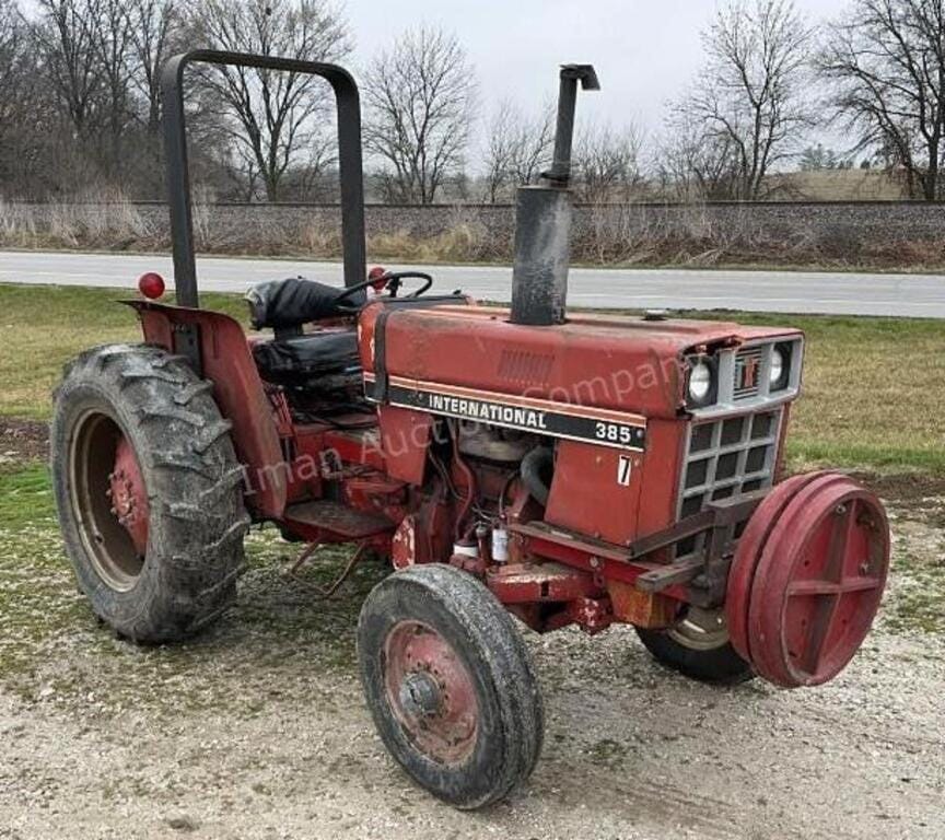 Main image International Harvester 385