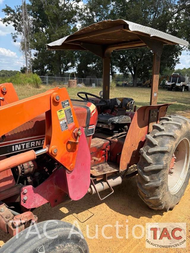 Image of International Harvester 385 equipment image 3