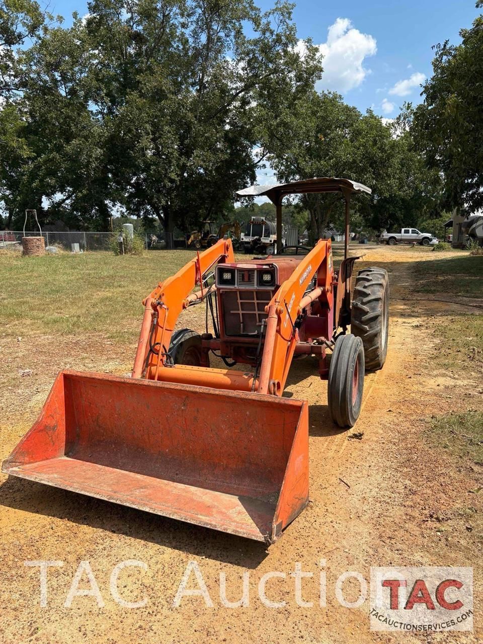 International Harvester 385 Equipment Image0