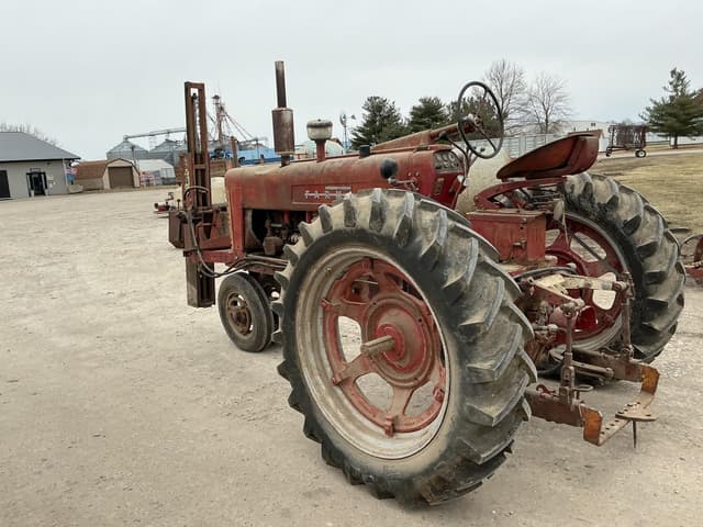 Image of Farmall 400 equipment image 4