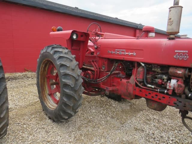 Image of Farmall 400 equipment image 2