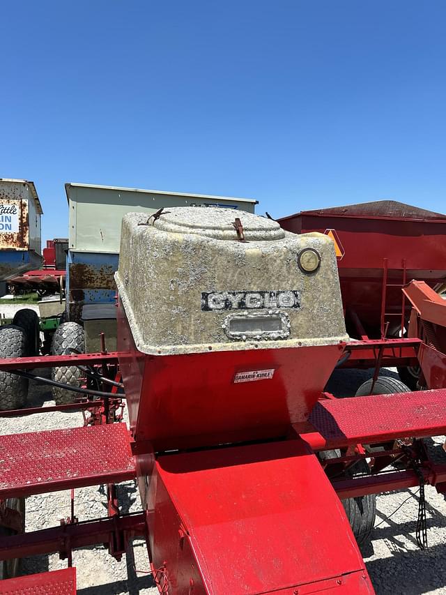 Image of International Harvester 400 equipment image 1