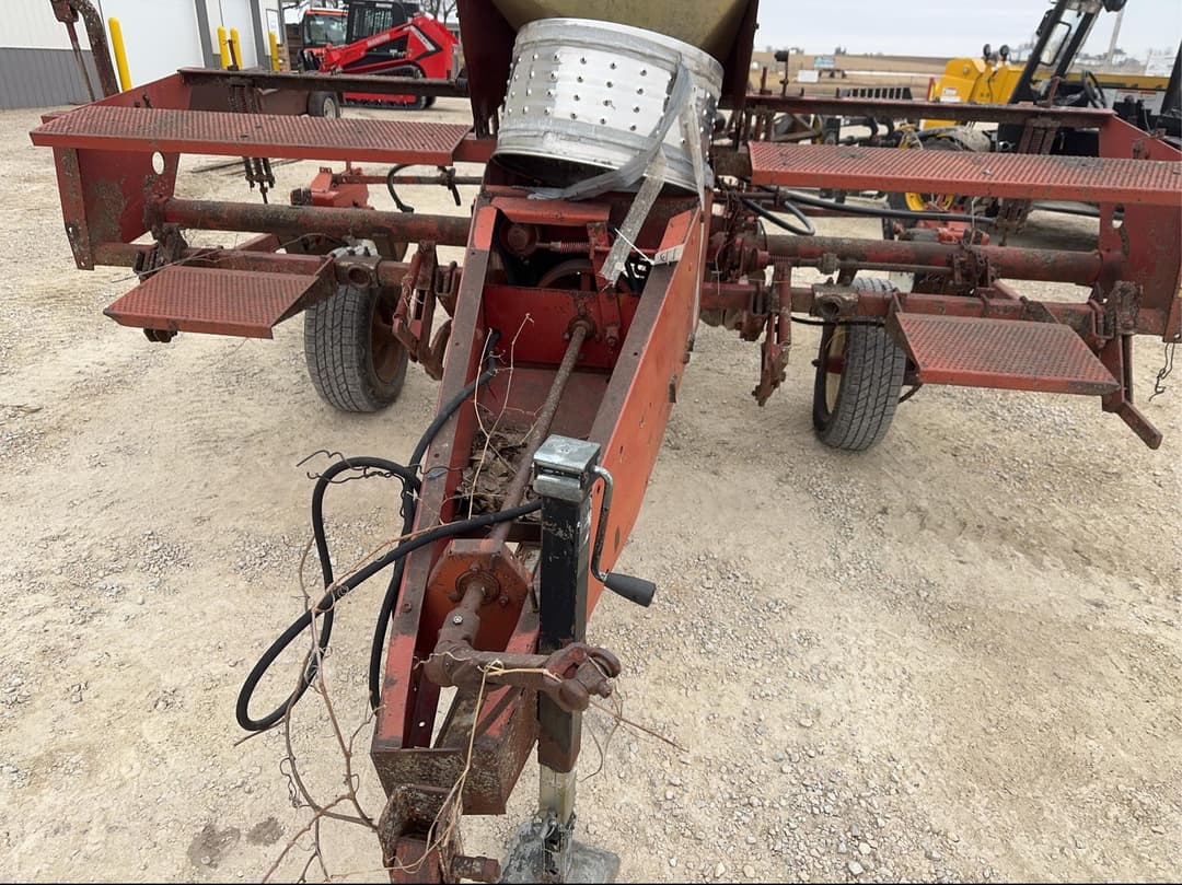 Image of International Harvester 400 Image 1