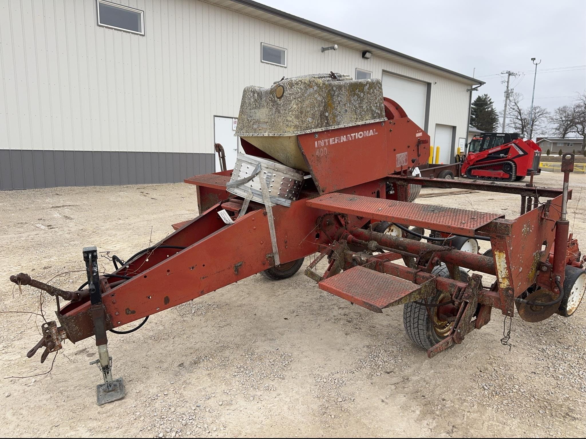 International Harvester 400 Equipment Image0