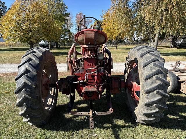 Image of International Harvester 400 equipment image 1